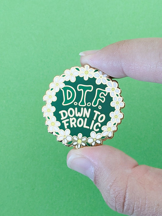 Down To Frolic Green Daisy Enamel Pin
