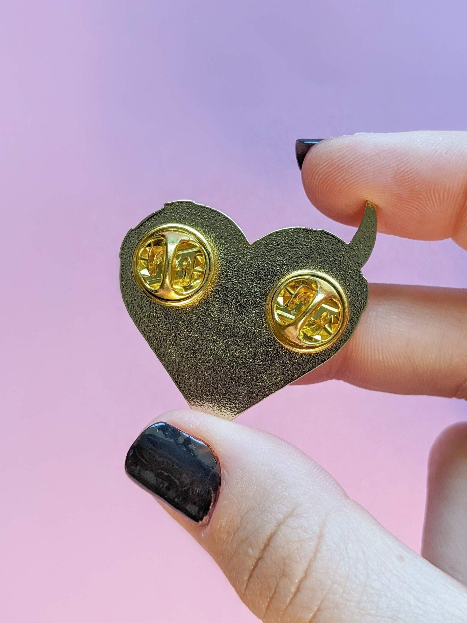 Variant Loki Sylvie Heart Pin Back